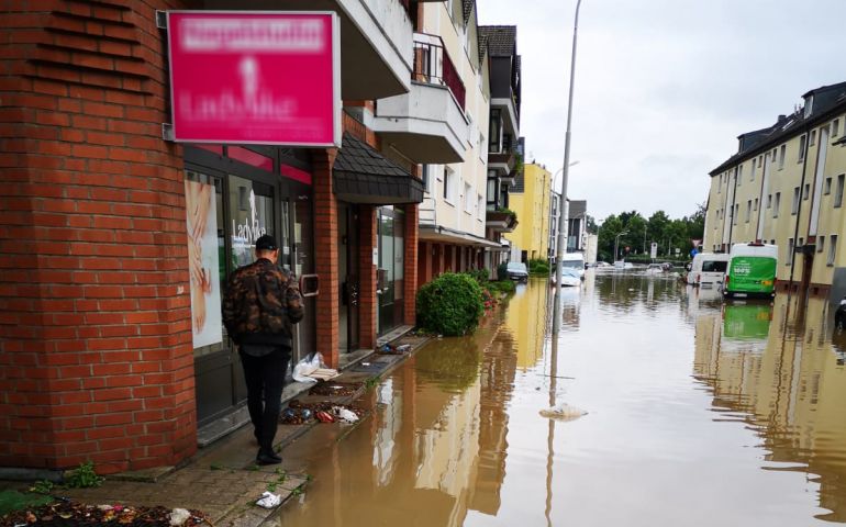 Oveleon Büro Hochwasser